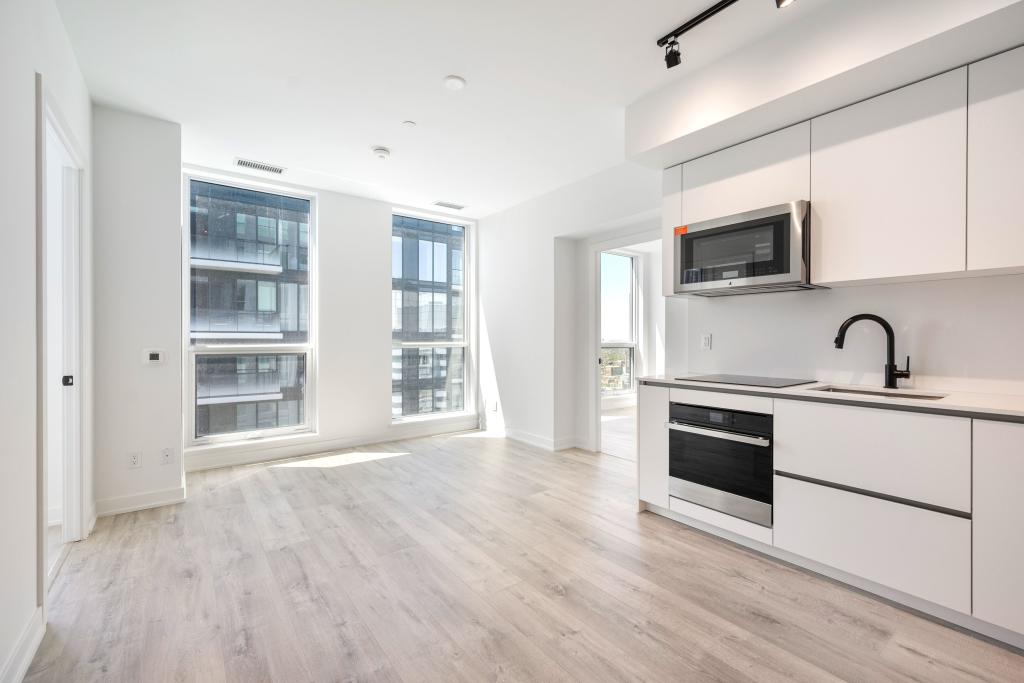 4704-327 King Street West, Toronto