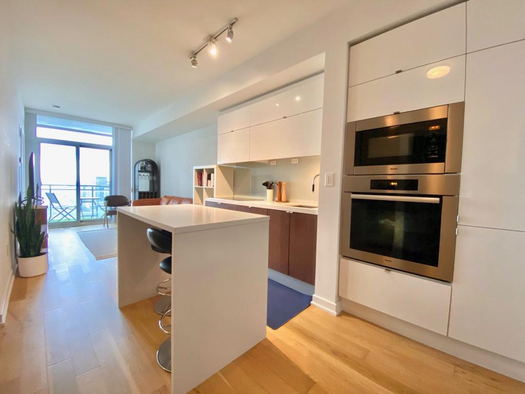4011-21 Iceboat Terrace, Toronto