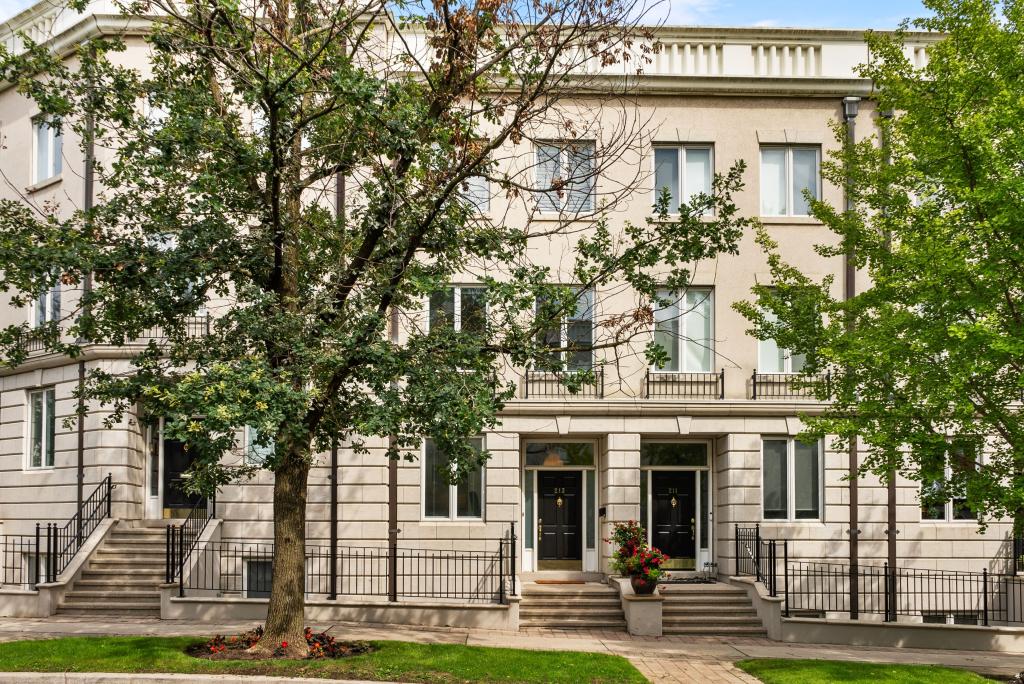213 Walmer Road, Toronto