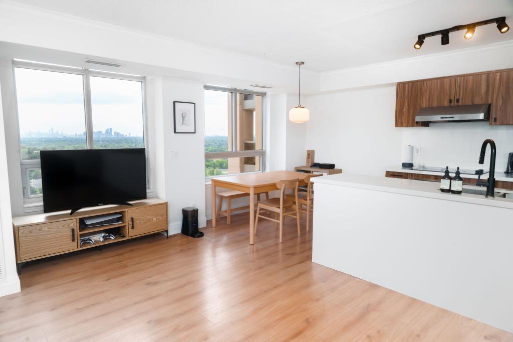 1707-18 Kenaston Gardens, Toronto