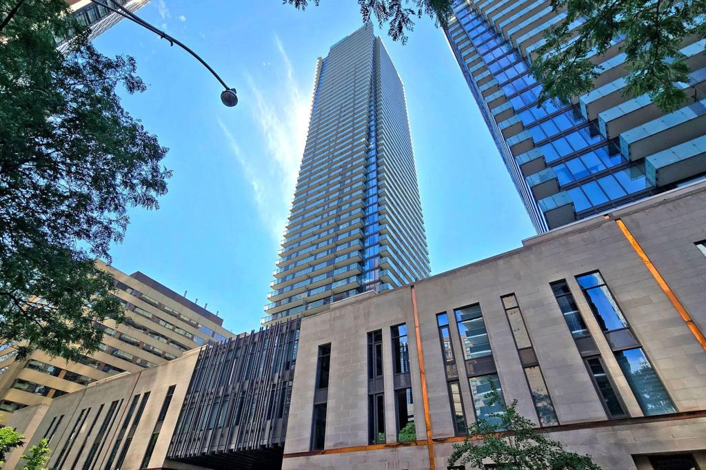 1080 Bay Street