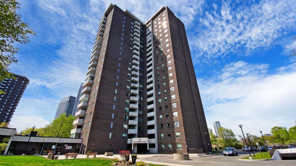 210-5 Old Sheppard Avenue, Toronto
