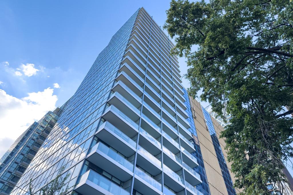 1913-210 Simcoe Street, Toronto