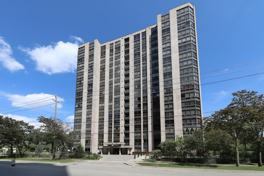 405-5 Kenneth Avenue, Toronto