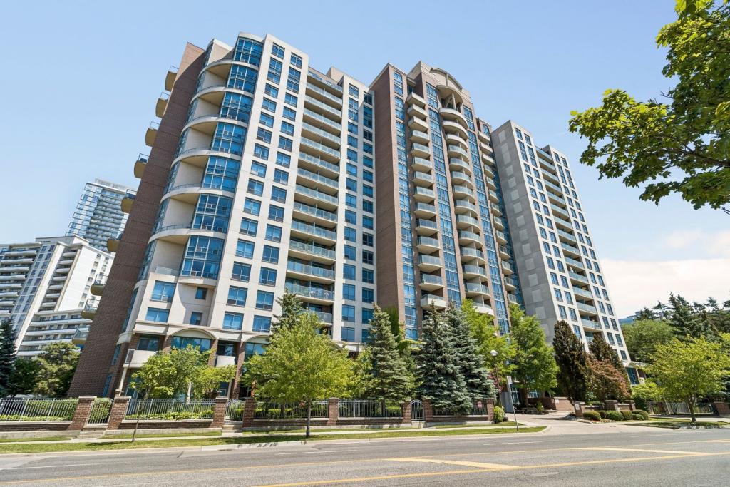 1625-233 Beecroft Road, Toronto
