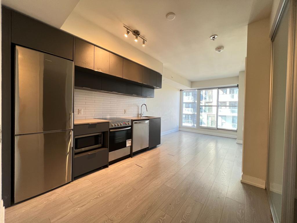181 Dundas Street East
