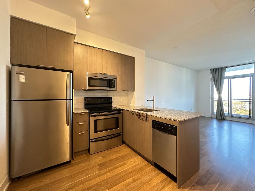 23 Sheppard Avenue East