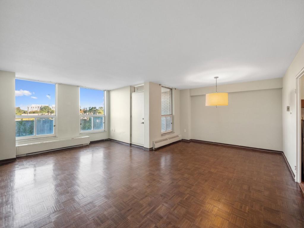 404-130 Neptune Drive, Toronto