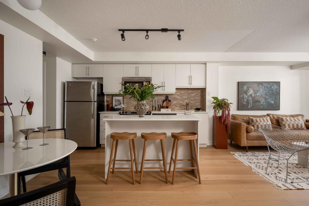 413-1171 Queen Street West, Toronto