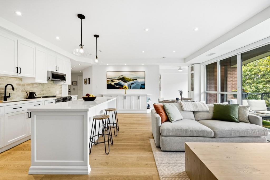 403-11 Soho Street, Toronto