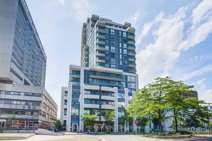 736 Spadina Avenue