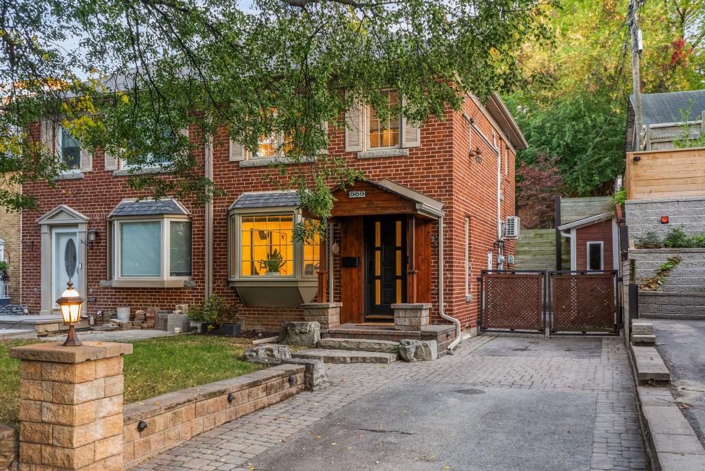 565 Roehampton Avenue, Toronto