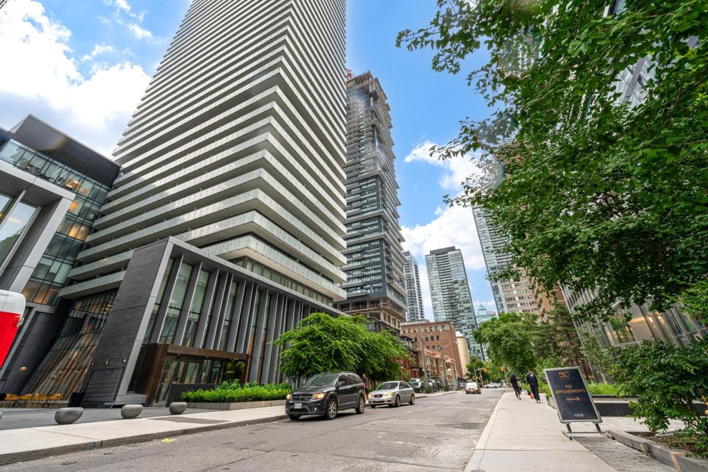 50 Charles Street East