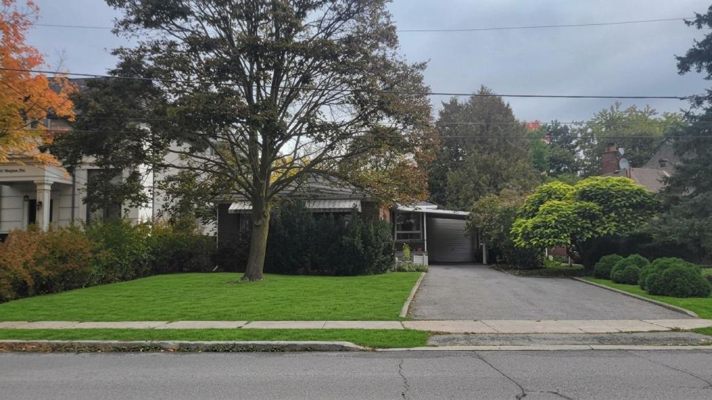 183 Maxome Avenue