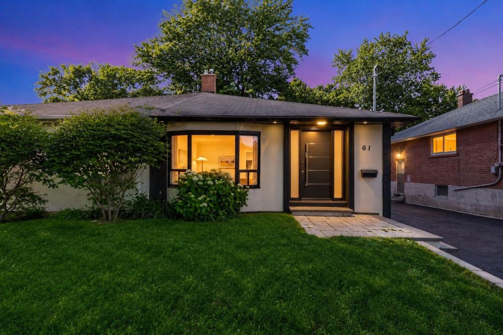 61 Sundial Crescent