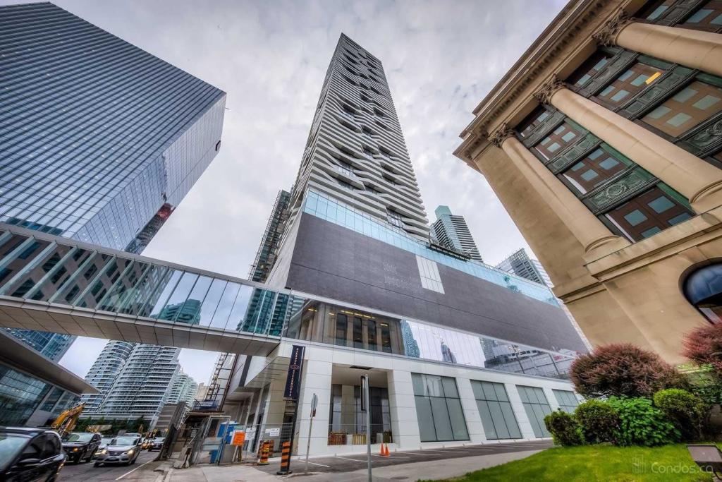 100 Harbour Street