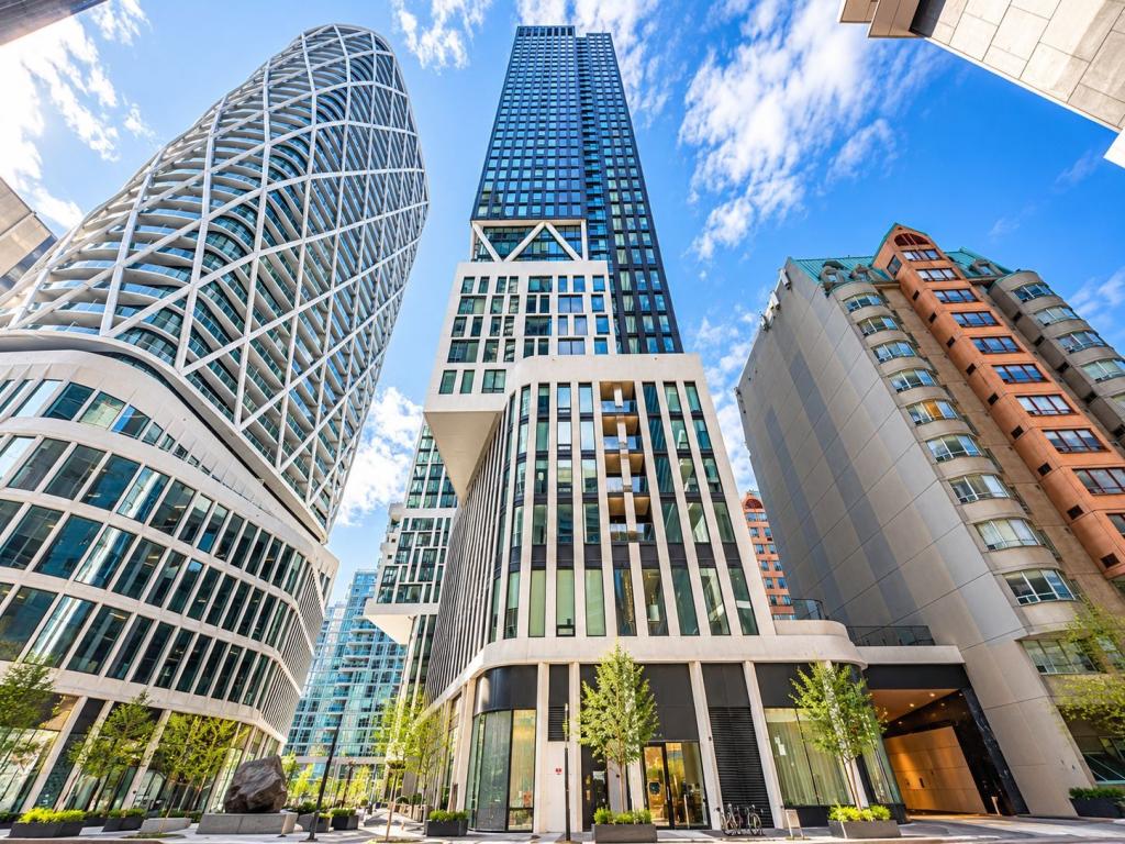 238 Simcoe Street