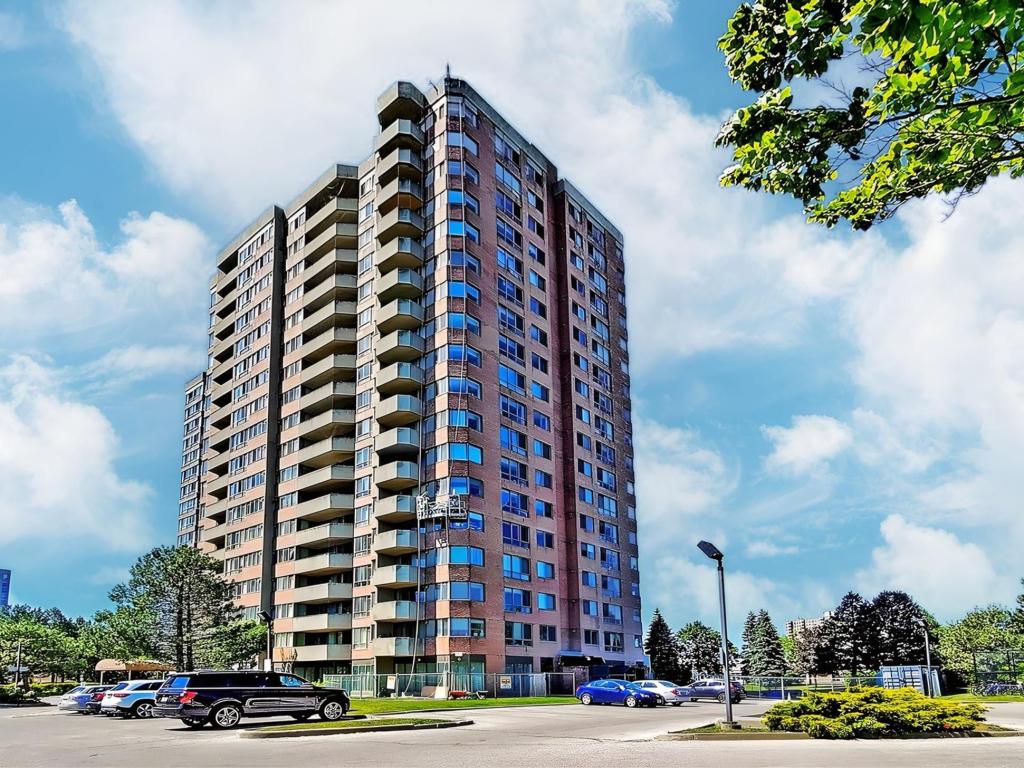 305-30 Thunder Grove, Toronto