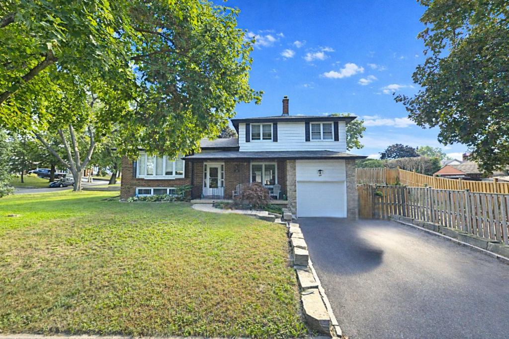 489 Crestwood Drive, Oshawa