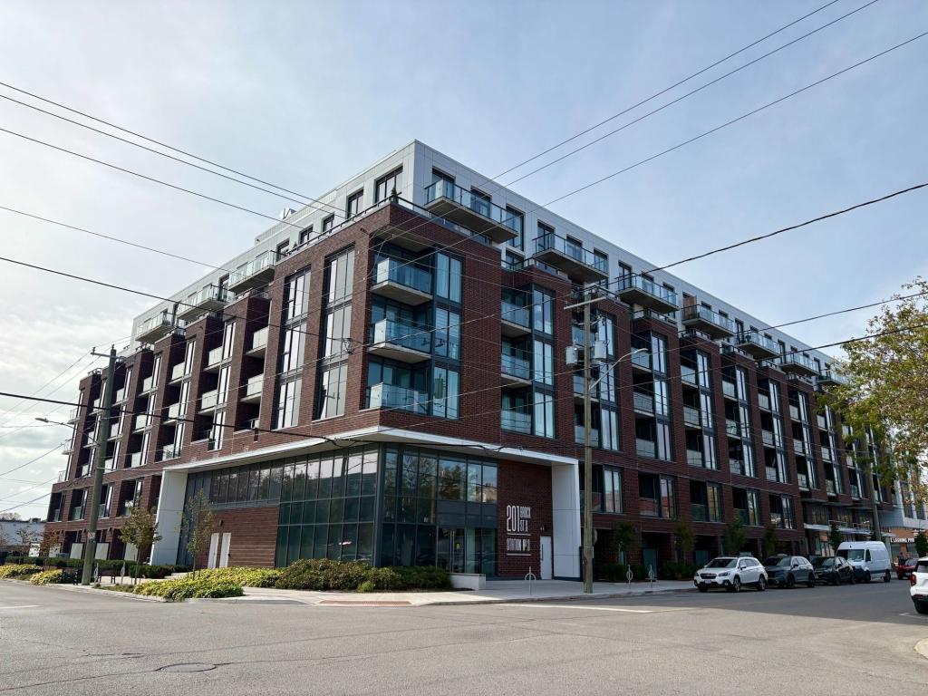 503-201 Brock Street South, Whitby
