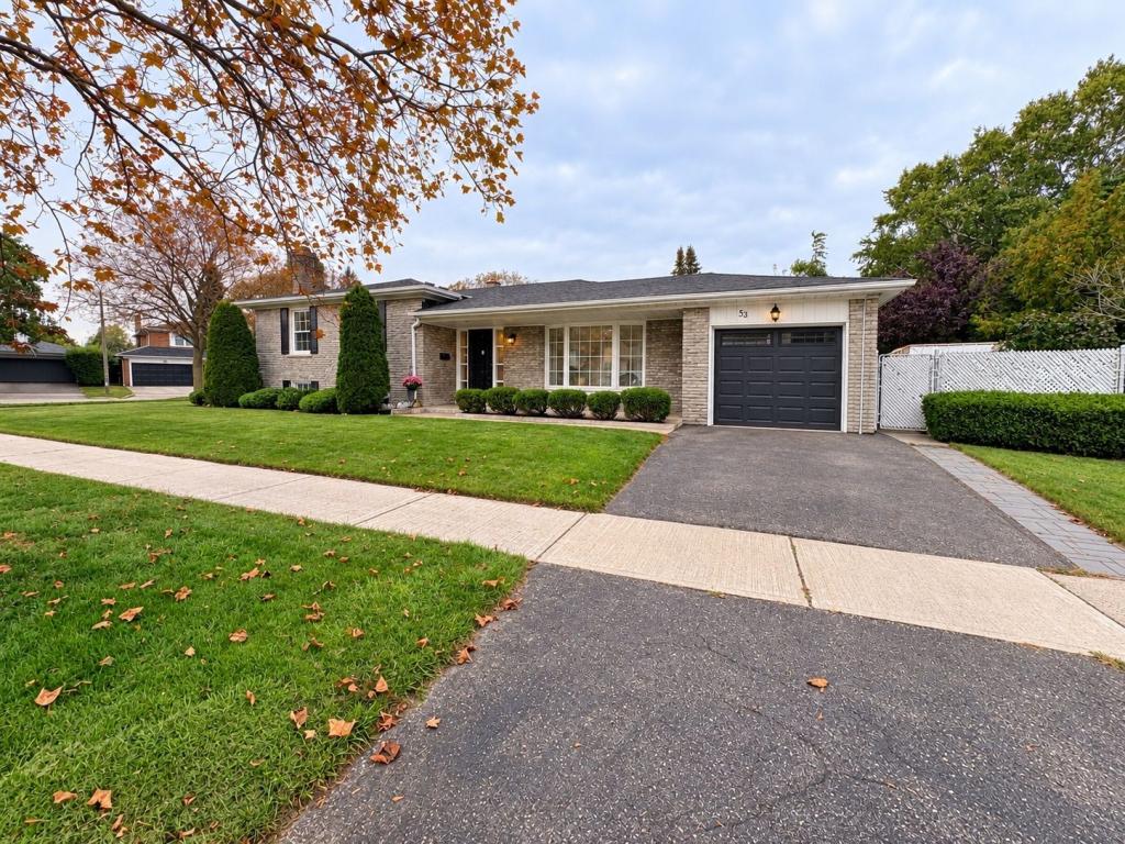 53 Pebblehill Square