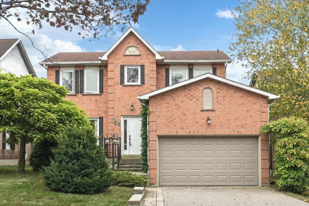 19 Long Drive, Whitby