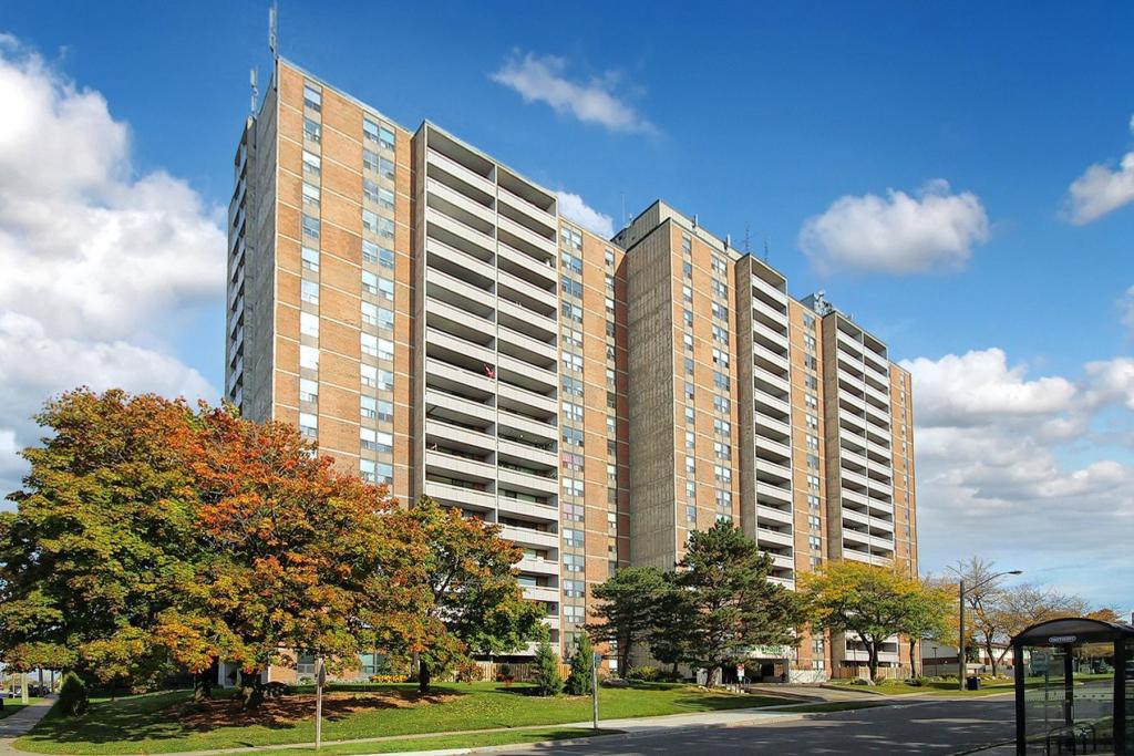 1209-1210 Radom Street, Pickering