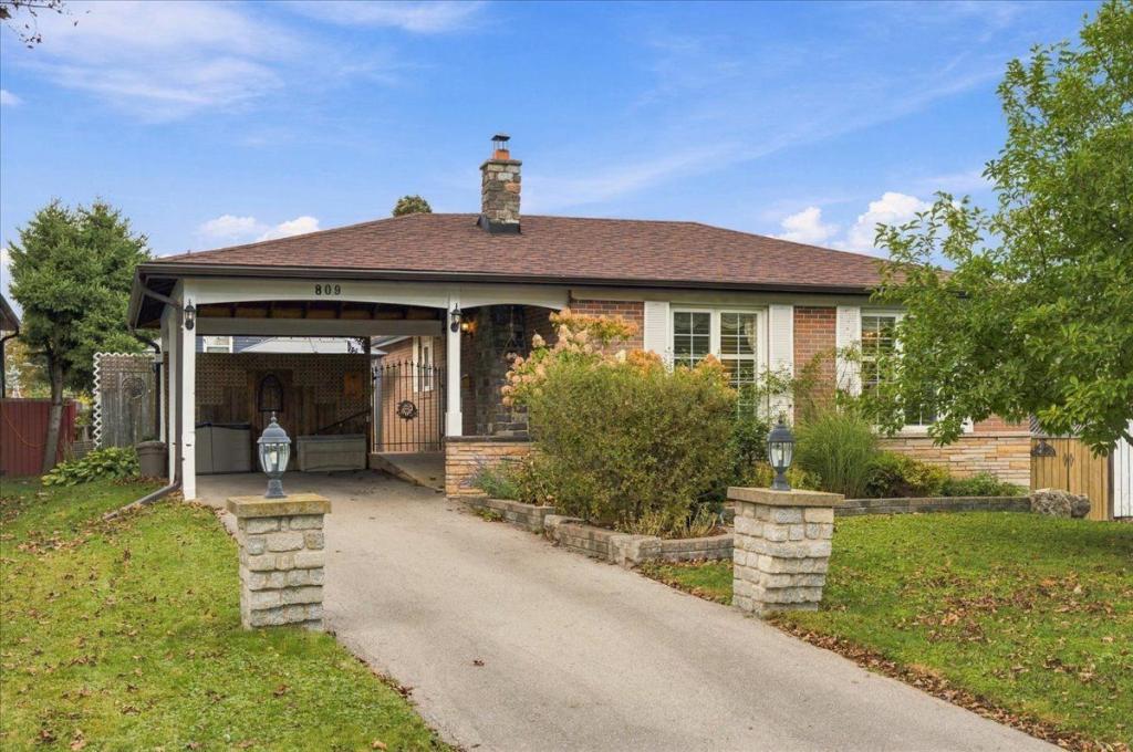 809 Bem Avenue, Pickering