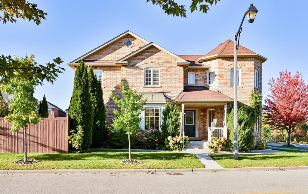 2 Beadle Drive, Ajax