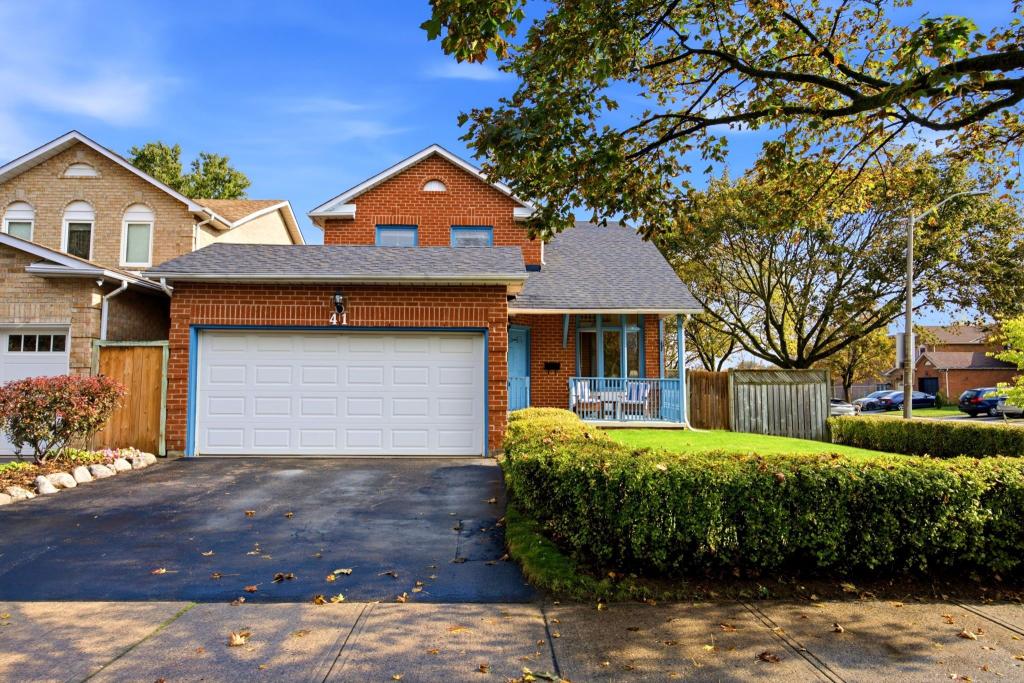 41 Pearce Drive, Ajax