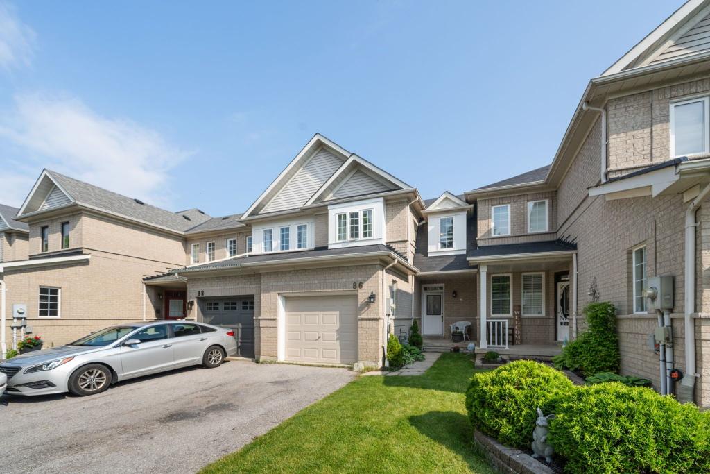 86 Breakwater Drive, Whitby