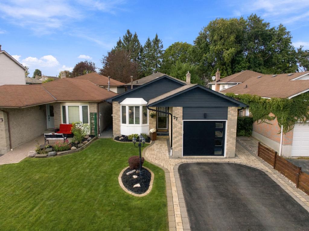 77 Hialeah Crescent, Whitby