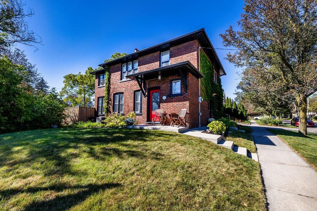 142 Adelaide Avenue West, Oshawa