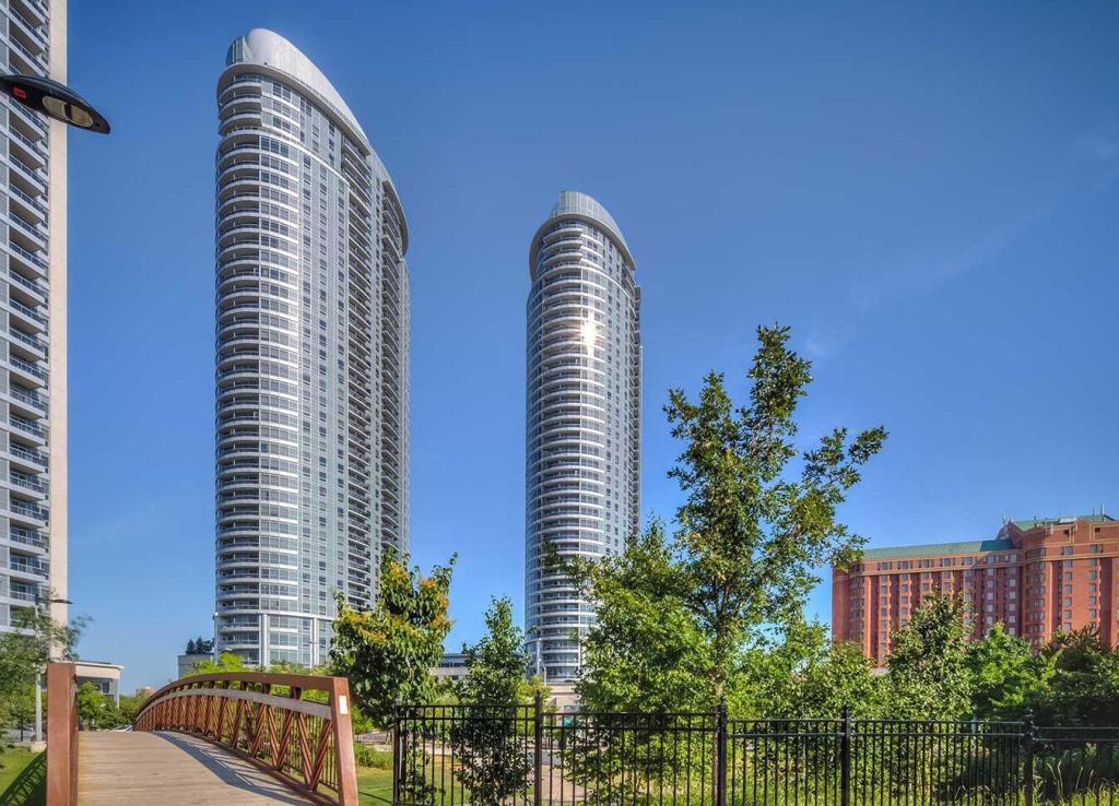 135 Village Green Square
