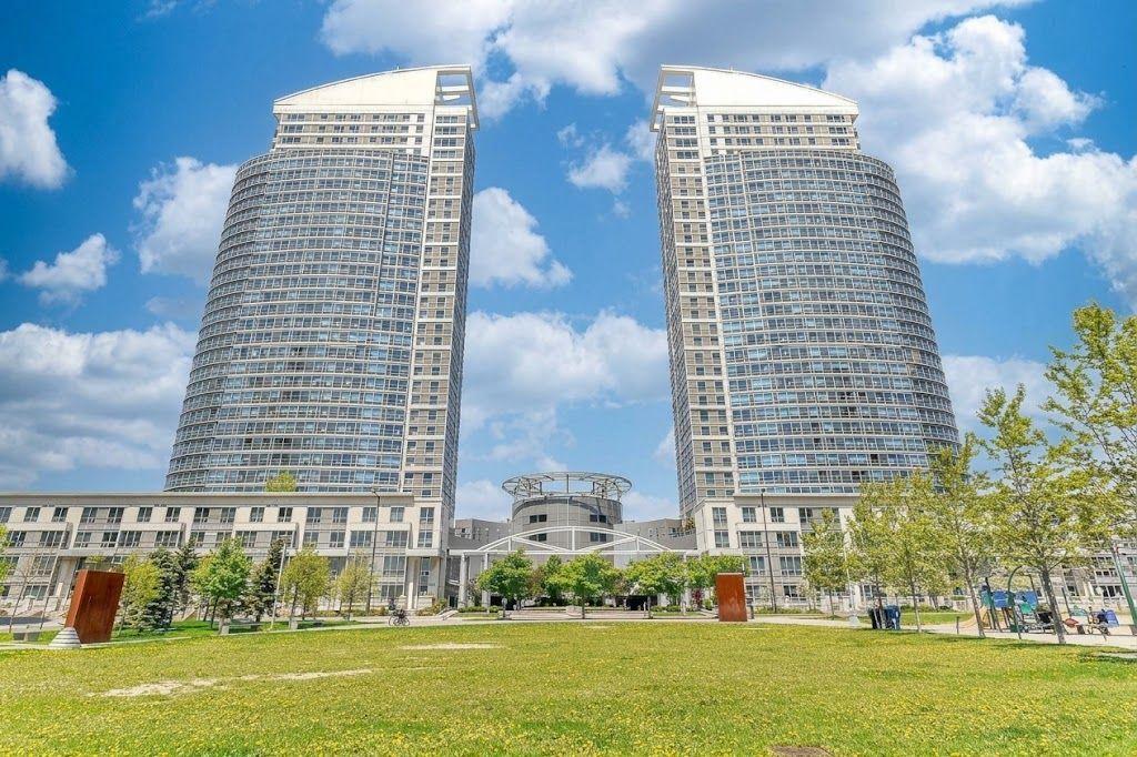 38 Lee Centre Drive