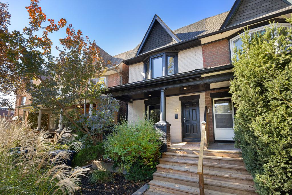 26 Arundel Avenue, Toronto