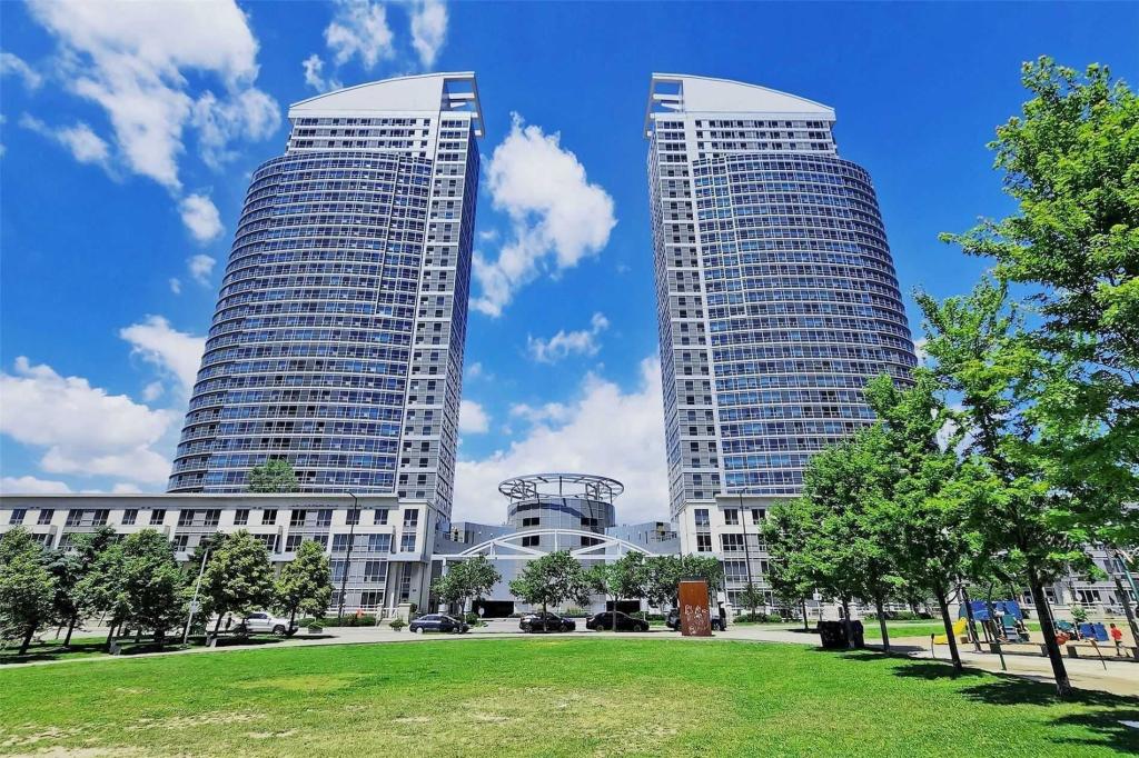 36 Lee Centre Drive