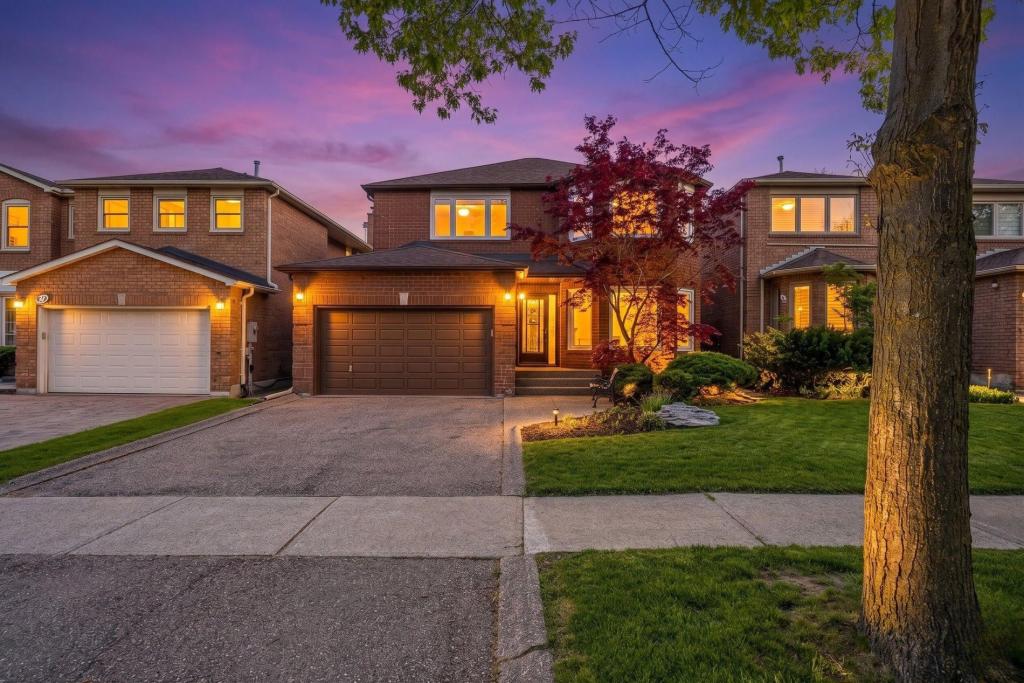37 Dundurn Crescent, Vaughan