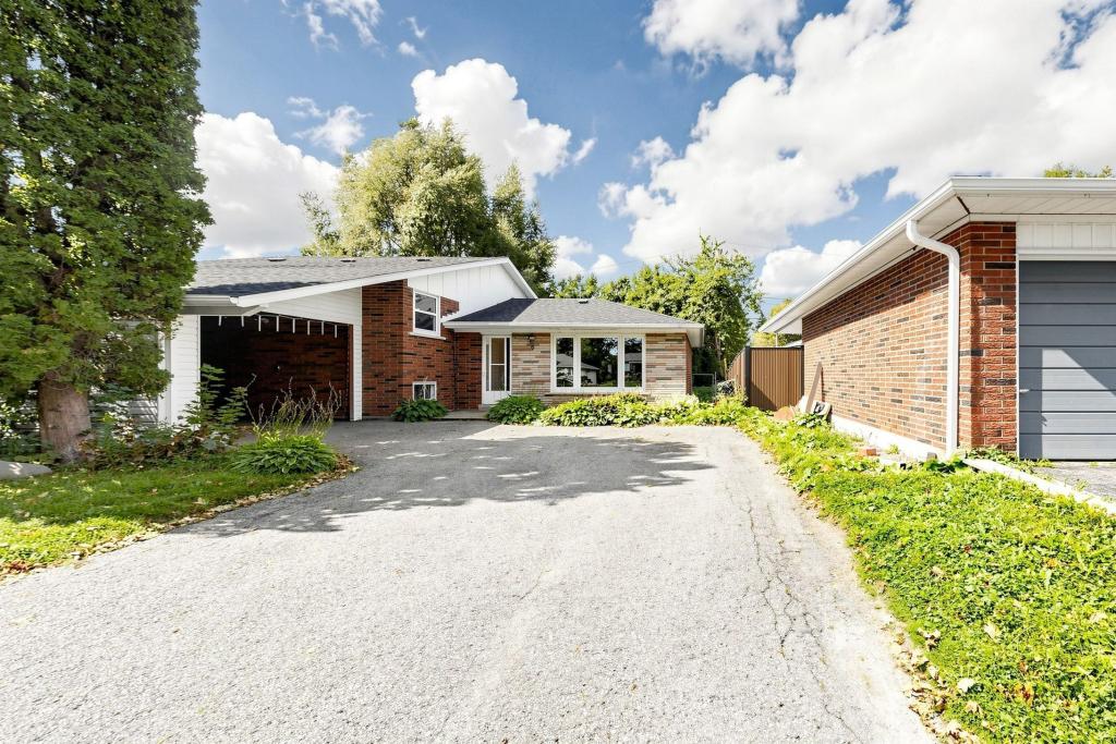 6 Valleycrest Avenue