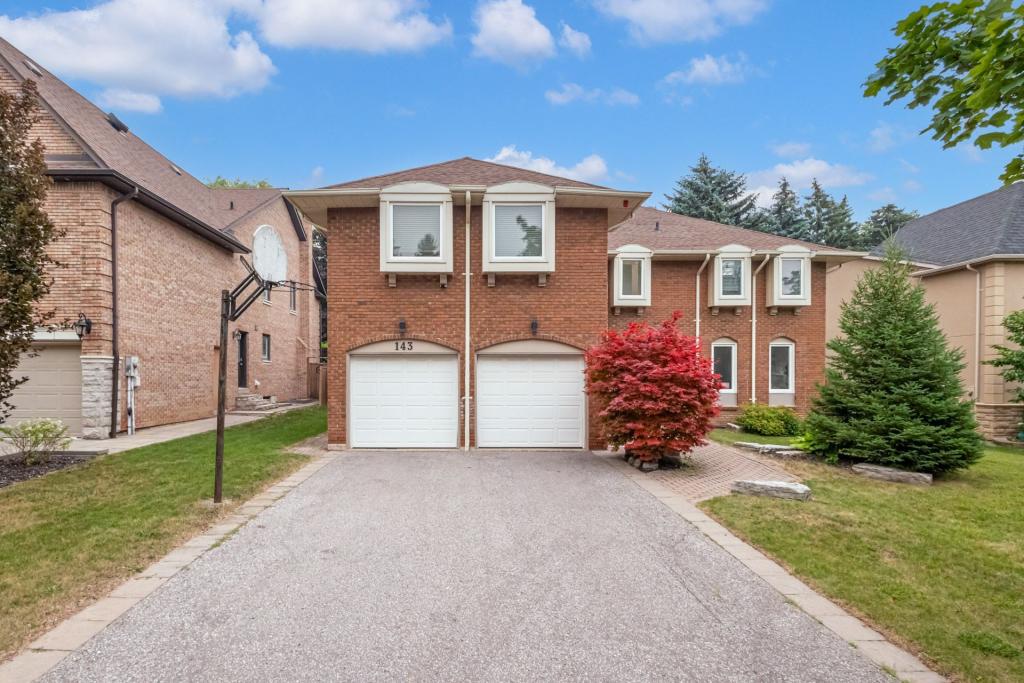 143 Cambridge Crescent, Richmond Hill