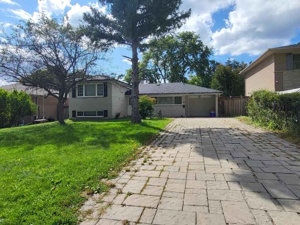 10 Alanadale Avenue
