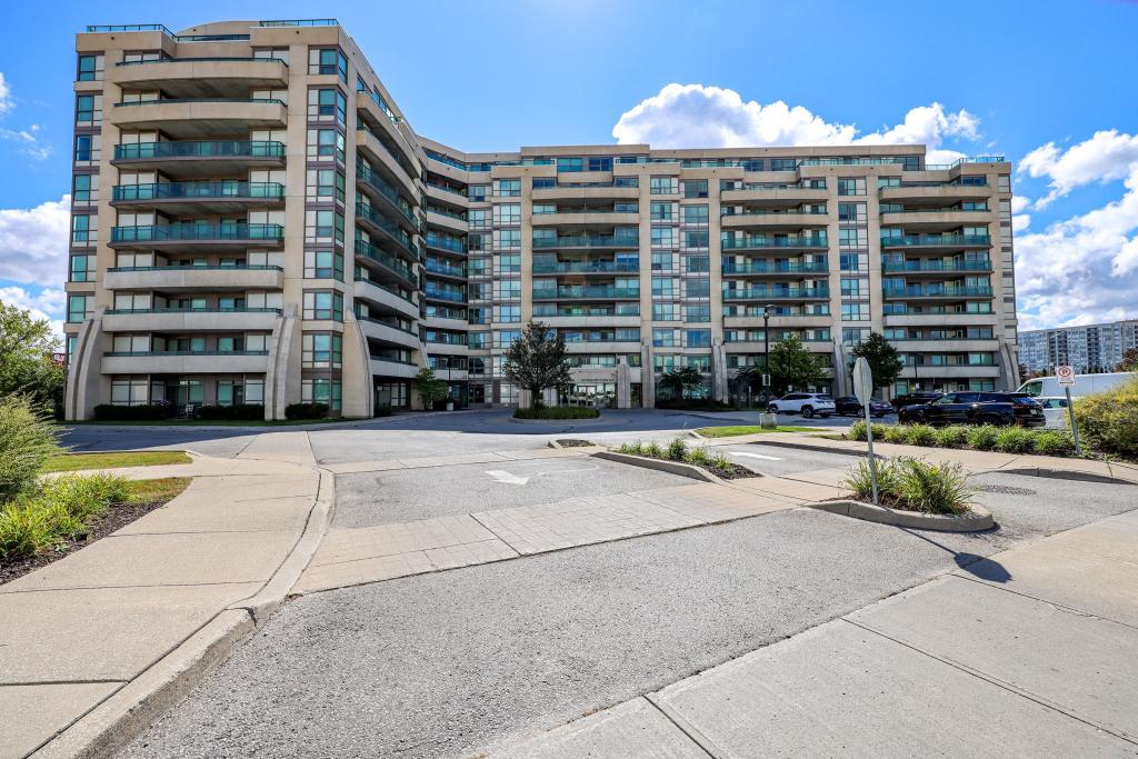 317-75 Norman Bethune Avenue, Richmond Hill
