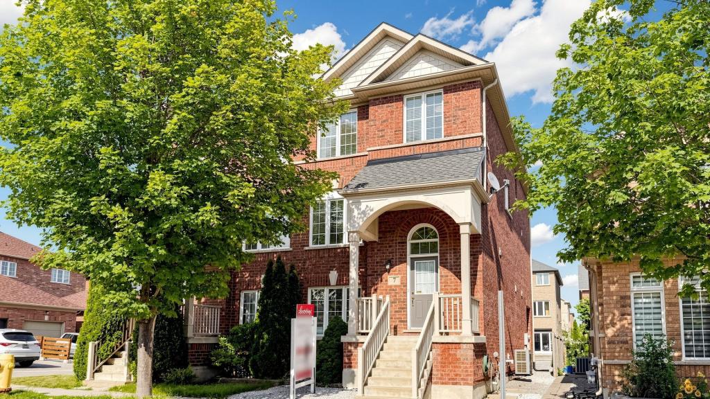 7 Rock Garden Street, Markham