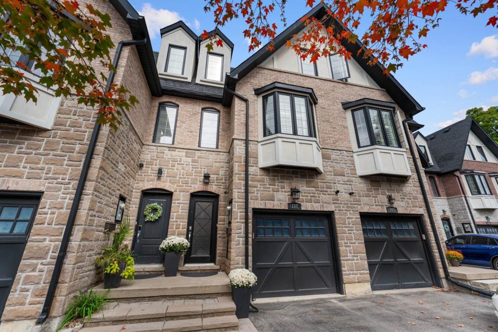 107 Hunt Avenue, Richmond Hill