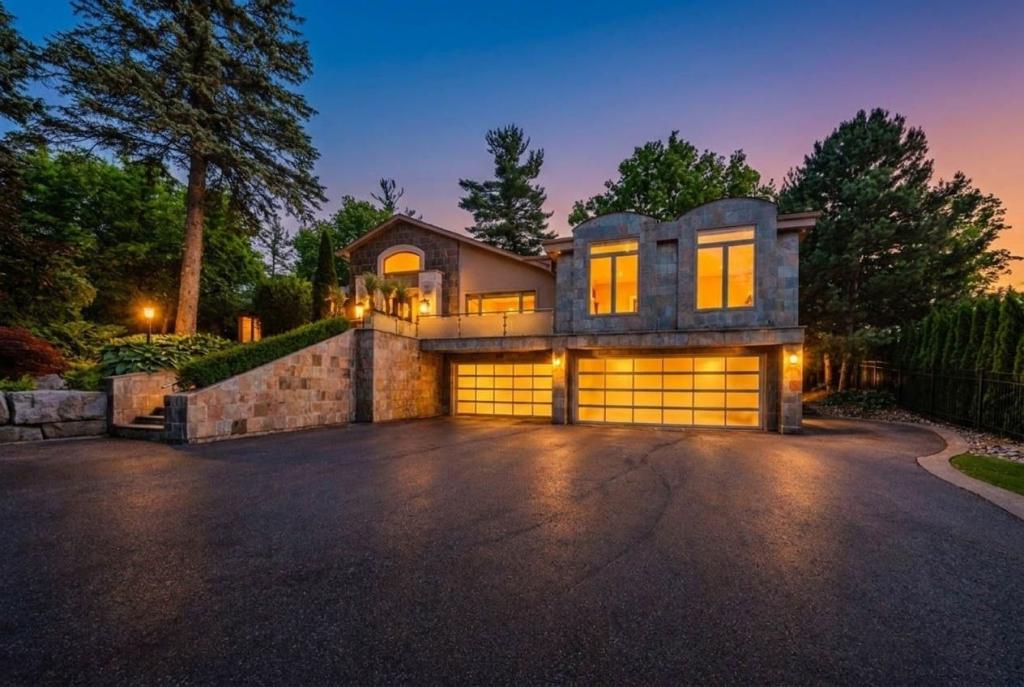 66 Clubhouse Road, Vaughan