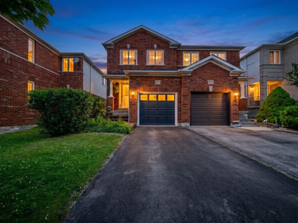 479 Heddle Crescent, Newmarket