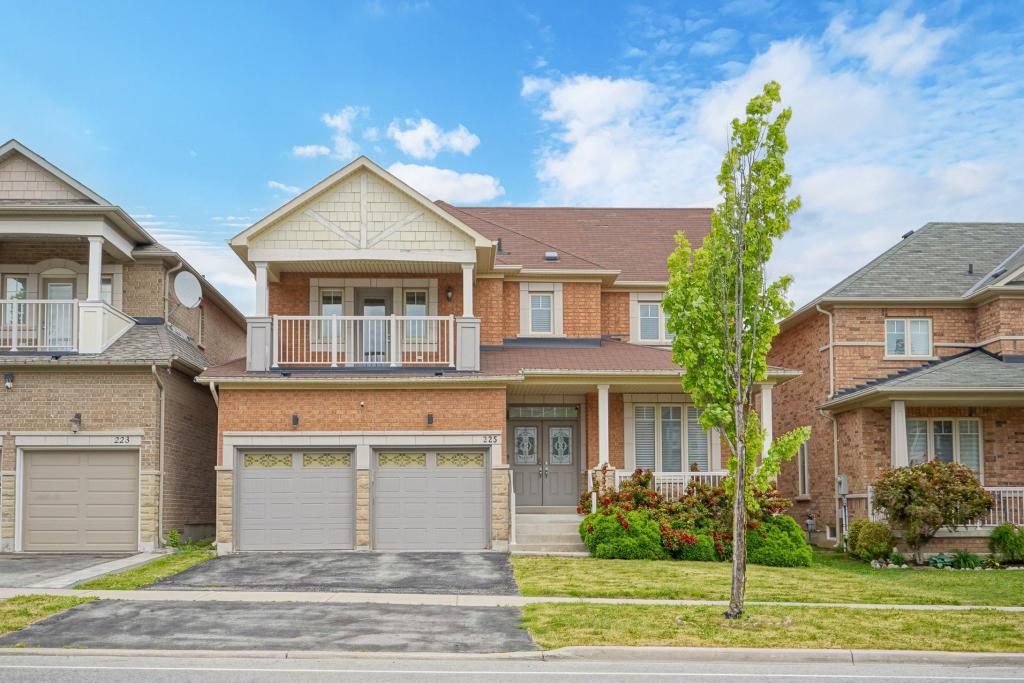 225 Silver Maple Road, Richmond Hill