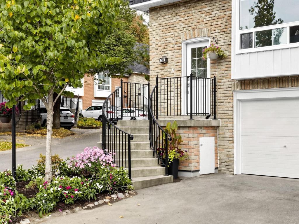 282 Royal Orchard Boulevard, Markham