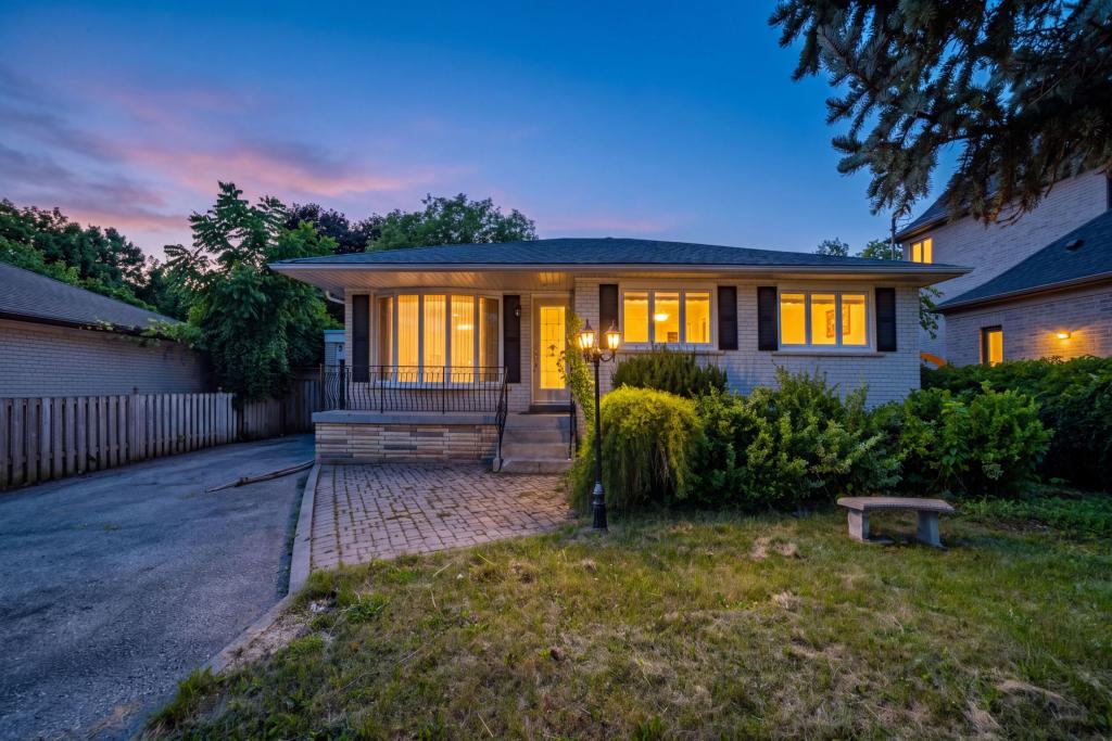 32 Alanadale Avenue