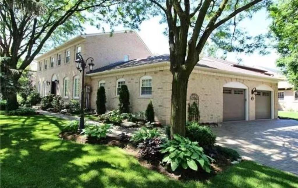 36 Hedgewood Drive